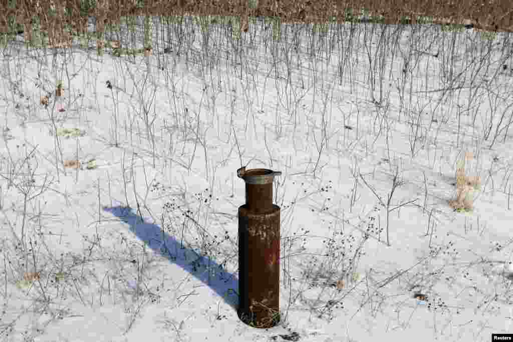 A vent used by the Pennsylvania Department of Environmental Protection (DEP) to monitor an underground coal mine fire near Centralia, Pennsylvania, Dec. 18, 2007. (Reuters)