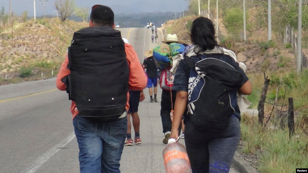 Warga dari negara-negara Amerika tengah tiba di Ixtepec, Oaxaca, Meksiko sebelum mencoba memasuki perbatasan Amerika. 