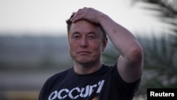 Elon Musk di SpaceX Starbase, di Brownsville, Texas, AS, 25 Agustus 2022. (Foto: REUTERS/Adrees Latif)