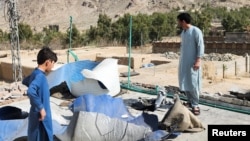 سازمان ملل متحد گزارش داده است که در این جنگ تلفات سنگین جانی و خسارات هنگفت مالی به غیرنظامیان و تاسیسات ملکی در افغانستان وارد شده است.