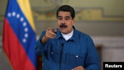 El presidente Nicolás Maduro dice asistirá "puntualmente" a la Cumbre de las Américas pese a que Perú le retiró la invitación.