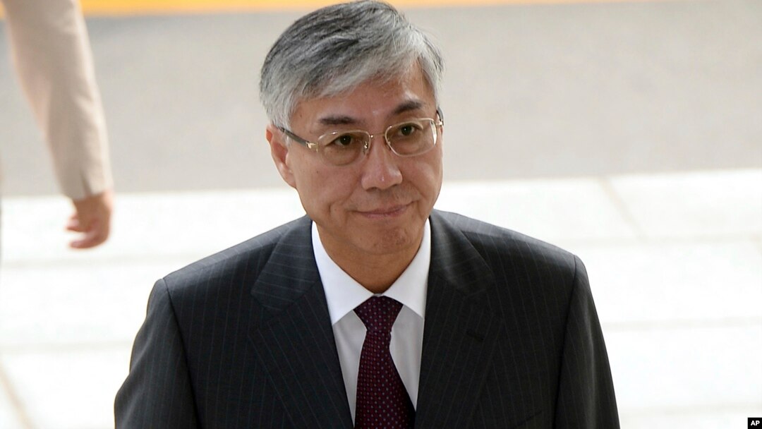 Arhiva - Kineski ambasador u Južnoj Koreji, Kiu Guohong stiže u Ministarstvo spoljnih poslova u Seulu, Južna Koreja, 11. oktobra 2016.