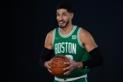 資料照：美國NBA聯盟的波士頓凱爾特人隊球星埃內斯·坎特（2021年9月27日）