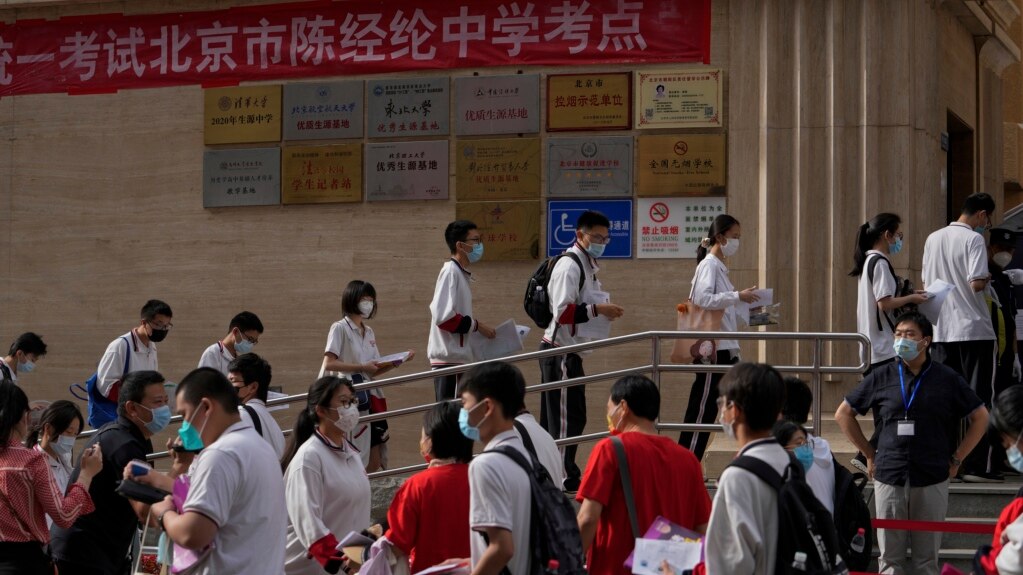 For Many Reasons, Fewer Chinese Students Attend US Schools