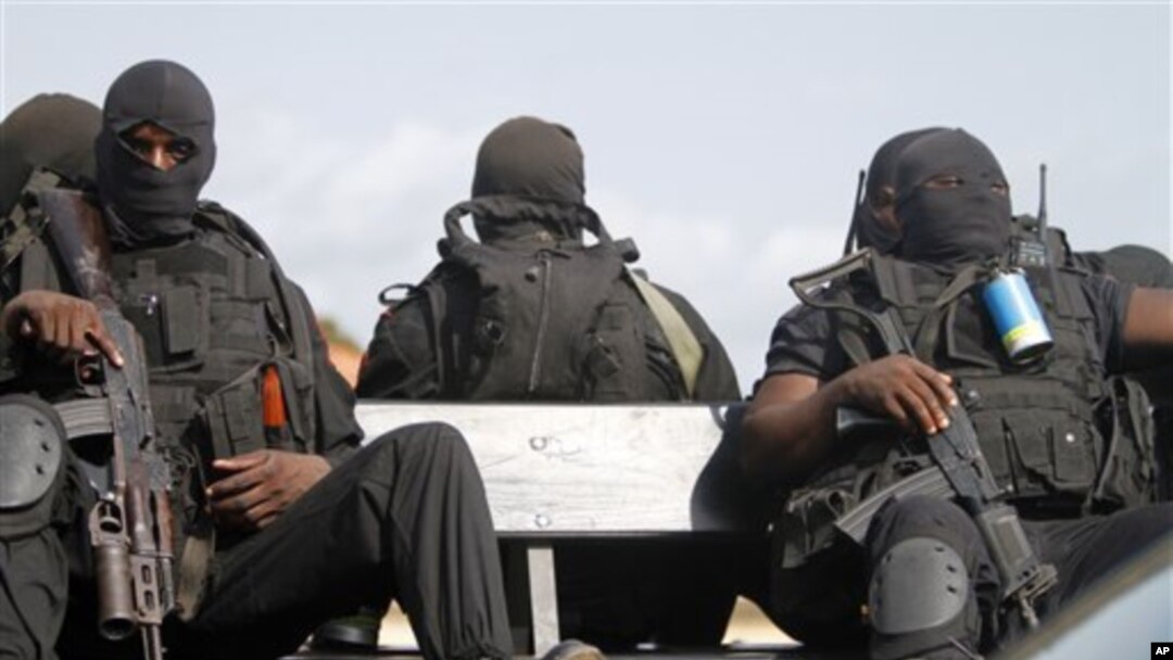 Forças especiais angolanas em Cabinda, em Janeiro passado, durante o CAN 2010 (AP Photo/Darko Bandic)