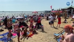 İngiltere'de Sıcaklar Nedeniyle Plajlar Doldu