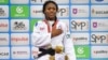 Clarisse Agbegnenou lors de la cérémonie du podium pour les femmes de moins de 63 kg des championnats du monde de judo 2018 à Bakou le 23 septembre 2018.