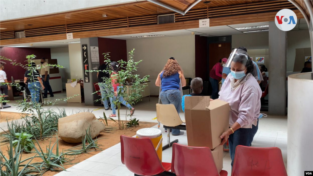 Centro de votación Ipasme en Maracaibo, Venezuela, el 21 de noviembre de 2021. [Foto: Gustavo Ocando]