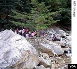 Daerah wisata Gunung Kumgang yang dikelola bersama oleh Korea Utara dan Selatan.