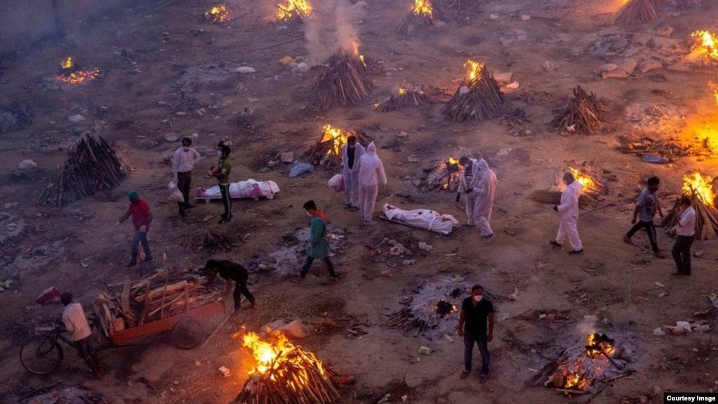 شمشان گھاٹ اور قبرستانوں میں جگہ تنگ پڑ گئی