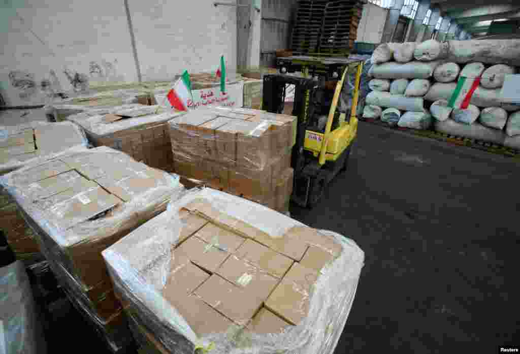 지난달 23일 베이루트 공항에 도착한 시리아 난민 원조 물품들.