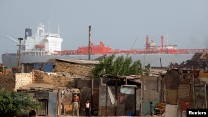 Kota pesisir Gadani memiliki perairan yang cukup dalam yang cocok bagi tempat penghancuran kapal-kapal besar (foto: ilustrasi).