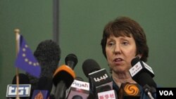 Kepala kebijakan luar negeri Uni Eropa, Catherine Ashton mengunjungi Libya hari Sabtu (12/11).