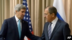 جان کری وزیر خارجه آمریکا (چپ) و سرگئی لاوروف وزیر خارجه روسیه
