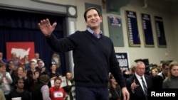 U.S. Republican presidential candidate Marco Rubio speaks at a town hall campaign rally in Derry, New Hampshire, Feb. 5, 2016.