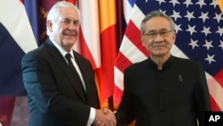U.S. Secretary of State Rex Tillerson, left, and Thai Foreign Minister Don Pramudwinai pose for a photograph during meeting at the Foreign Ministry in Bangkok, Thailand, Aug. 8, 2017.