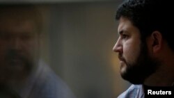 David Smolansky, dirigente opositor venezolano exiliado, pide a América Latina más presión al gobierno del presidente Nicolás Maduro.