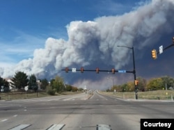 The Calwood Fire erupts west of Boulder Colo., Oct. 17, 2020, contributing to a record-setting fire season in the central Rocky Mountains. (Bryan Shuman)