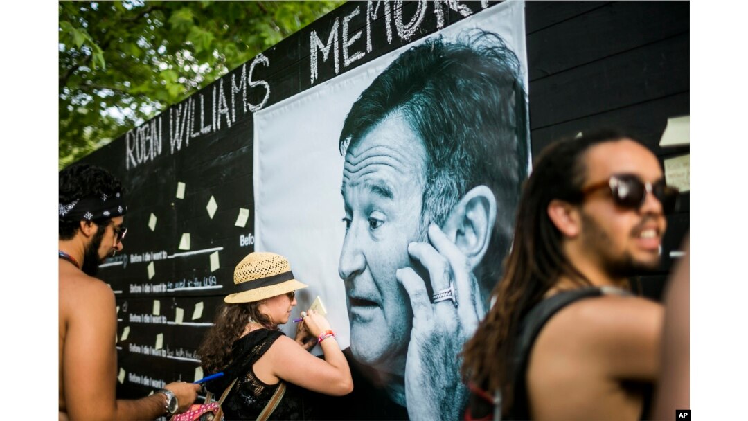 Robin Williams' Death Prompts Outpouring of Tributes 