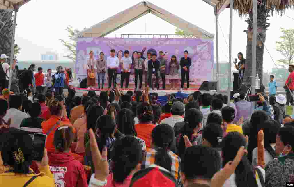 ​Citizens, workers, and civil society representatives celebrate the 109th International Women Rights Day at Freedom Park, in Phnom Penh, March 8, 2020. (Kann Vicheika/VOA Khmer)