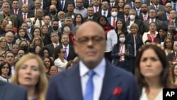 Foto de archivo de la Asamblea Nacional electa en 2020 con su presidente, Jorge Rodríguez, en el centro, en el inicio del año legislativo en Caracas, el pasado 5 de enero de 2023. Ese Parlamento está dando pasos para elegir a un nuevo poder electoral.