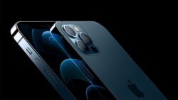 El iPhone 12 Pro y el iPhone 12 Pro Max de Apple se ven en una ilustración lanzada en Cupertino.