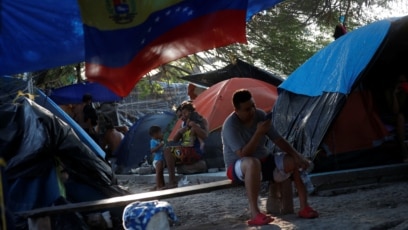 US Offers Work Permits to Thousands of Venezuelans Already in Country