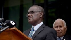 Perdana Menteri Kepulauan Solomon yang baru terpilih, Jeremiah Manele, berbicara dalam konferensi pers di luar Gedung Parlemen di Honiara pada 2 Mei 2024. (Foto: AFP)