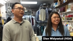 Bisnis laundry Bambang Suprijanto dan Dian Pantjarini di Philadelphia (VOA/Dian Widyastuti)