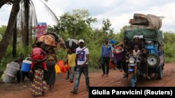 Bana ya Congo démocratique babenganami na Lunda, na Angola, le 13 octobre 2018.