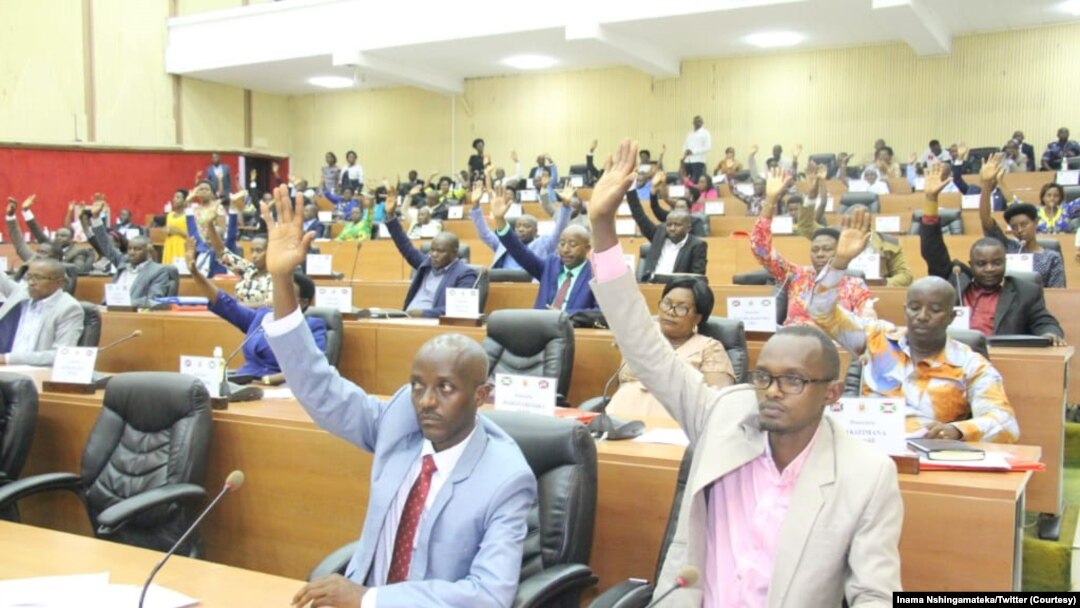 Abagize Inama Nshingamateka y'Uburundi 