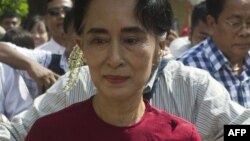 Shugabar adawa ta Myanmar wadda jam'iyyarta ta lashe zaben 'yan majalisar kasar. 