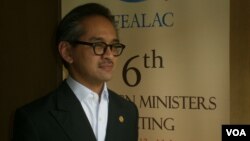 Menteri Luar Negeri Marty Natalegawa usai pembukaan pertemuan Forum Kerjasama Negara-Negara Asia Timur dan Amerika Latin di Nusa Dua, Bali (13/6). (VOA/Muliarta)