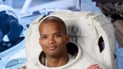 Astronaute Robert Curbeam akaboli boyebi na ye na bilenge ya RDC