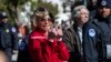 Atriz e activista Jane Fonda é detida no Capitólio numa manifestação de apelo ao Congresso para dar atenção às mudanças climáticas. Washington, 18 out., 2019