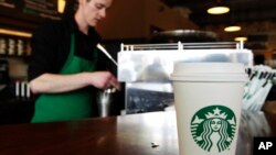 Starbucks abre tienda en Colombia.