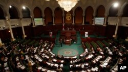Tunis Parlamenti konstitutsiya loyihasini ko'rib chiqmoqda, 3-yanvar, 2014-yil.
