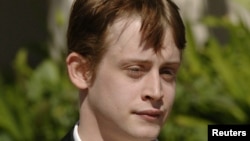 Macaulay Culkin anunció que abandonaba la actuación a los 14 años. Su más reciente papel se remonta a 2007 en la película Sex and Breakfast. 