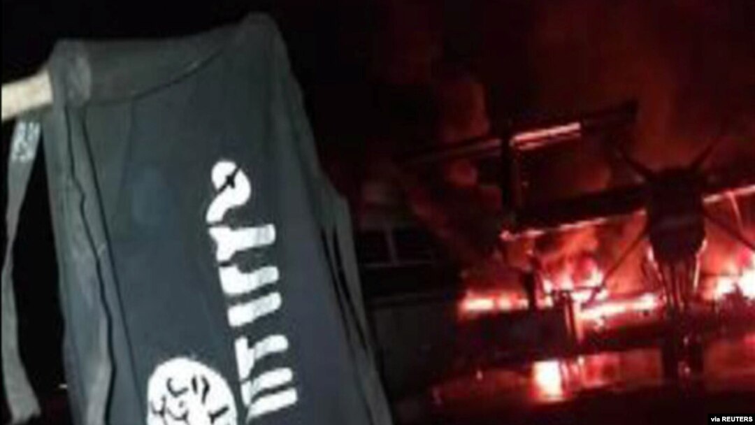Foto yang diunggah oleh kelompok ekstremis al Shabaab pasca serangan di pangkalan militer di Manda, Lamu, Kenya, 5 Januari 2020. 