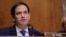 资料照：共和党联邦参议员鲁比奥（Sen. Marco Rubio, R-FL）2018年7月25日在听证会上发言。