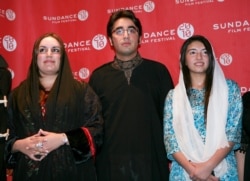 FILE — Bakhtawar Bhutto (L), Bilawal Bhutto Zardari (C), and Aseefa Bhutto Zardari, the children of former Pakistan Prime Minister Benazir Bhutto at the Sundance Film Festival in Park City, Utah January 23, 2010.