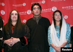 FILE — Bakhtawar Bhutto (L), Bilawal Bhutto Zardari (C), and Aseefa Bhutto Zardari, the children of former Pakistan Prime Minister Benazir Bhutto at the Sundance Film Festival in Park City, Utah January 23, 2010.