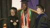 L'étudiant du Burkina Faso Mohamed Koanda lors de sa remise de diplôme en Albany, dans l'Etat de New York, le 19 mai 2018. (Twitter/présidence du faso)