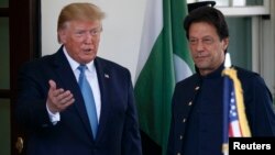 Presiden AS Donald Trump menerima kunjungan PM Pakistan Imran Khan di Gedung Putih, Senin (22/7). 