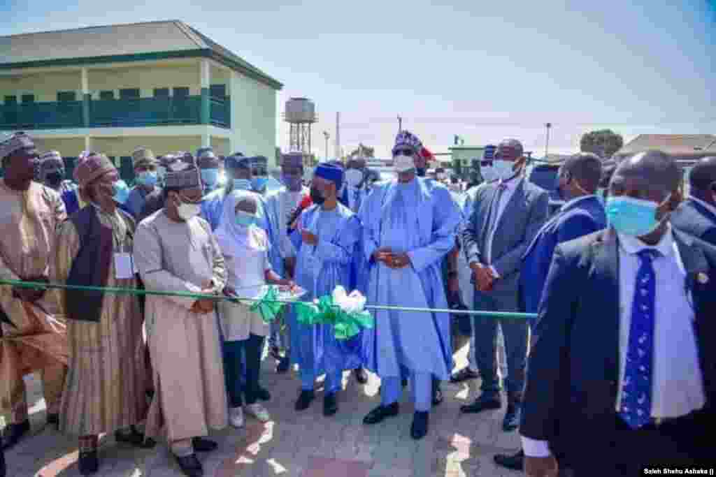 Shugaban Najeriya Muhammadu Buhari ya kaddamar da gadar sama mai tsawon mita 800 a jihar Kaduna