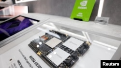 资料照片：2026年6月2日，在台湾台北举行的年度台北国际电脑展(Computex)上，英伟达GB300在SK 海力士展位展出。
