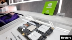 资料照片：2026年6月2日，在台湾台北举行的年度台北国际电脑展(Computex)上，英伟达GB300在SK海力士展位展出。