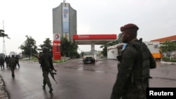 Les troupes congolaises près du siège de la télévision nationale à Kinshasa