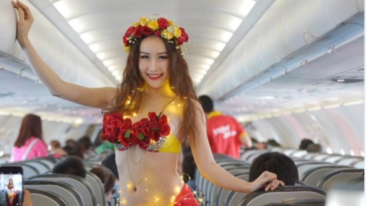 Vietjet: Thư giãn trên không trung cùng Vietjet – hãy xem hình ảnh đầy màu sắc và sống động của các chuyến bay cùng hãng hàng không hàng đầu Việt Nam này để biết thêm về chuyên nghiệp, tiện ích và sự thoải mái khi bay cùng Vietjet.