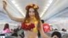 VietJet bảo vệ quyết định tung ‘lịch bikini’